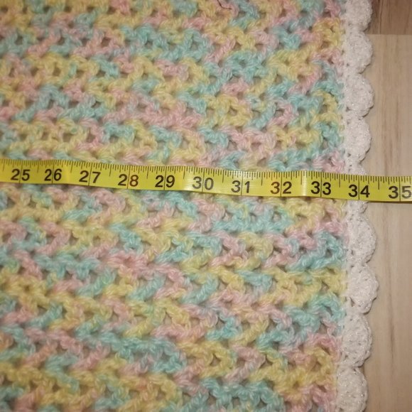 Hand crafted knitted baby blanket soft pink, blue and yellow - Picture 3 of 6